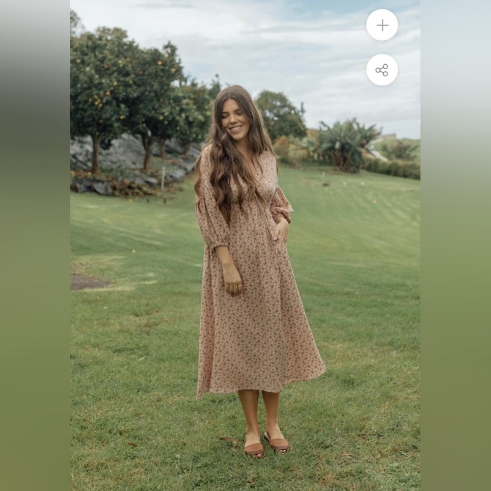 Elegant Long Sleeve Floral Dress in Brown